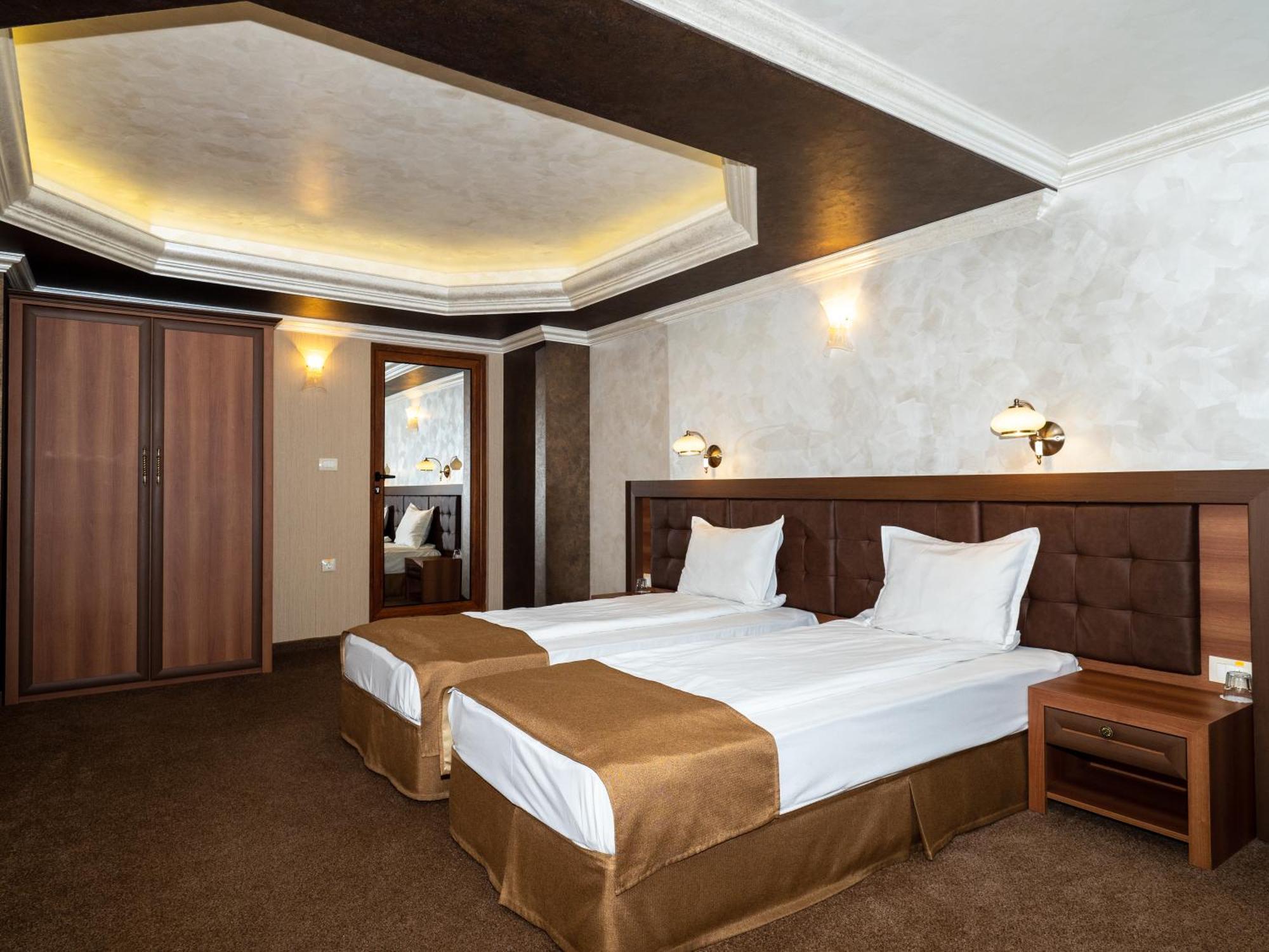 Hotel Elit Pernik Exterior photo