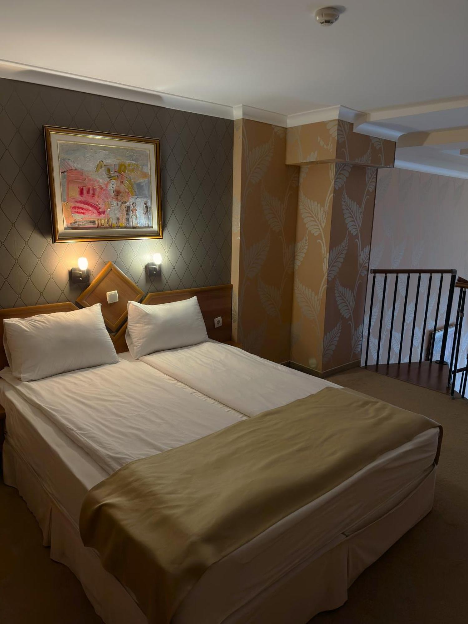 Hotel Elit Pernik Exterior photo