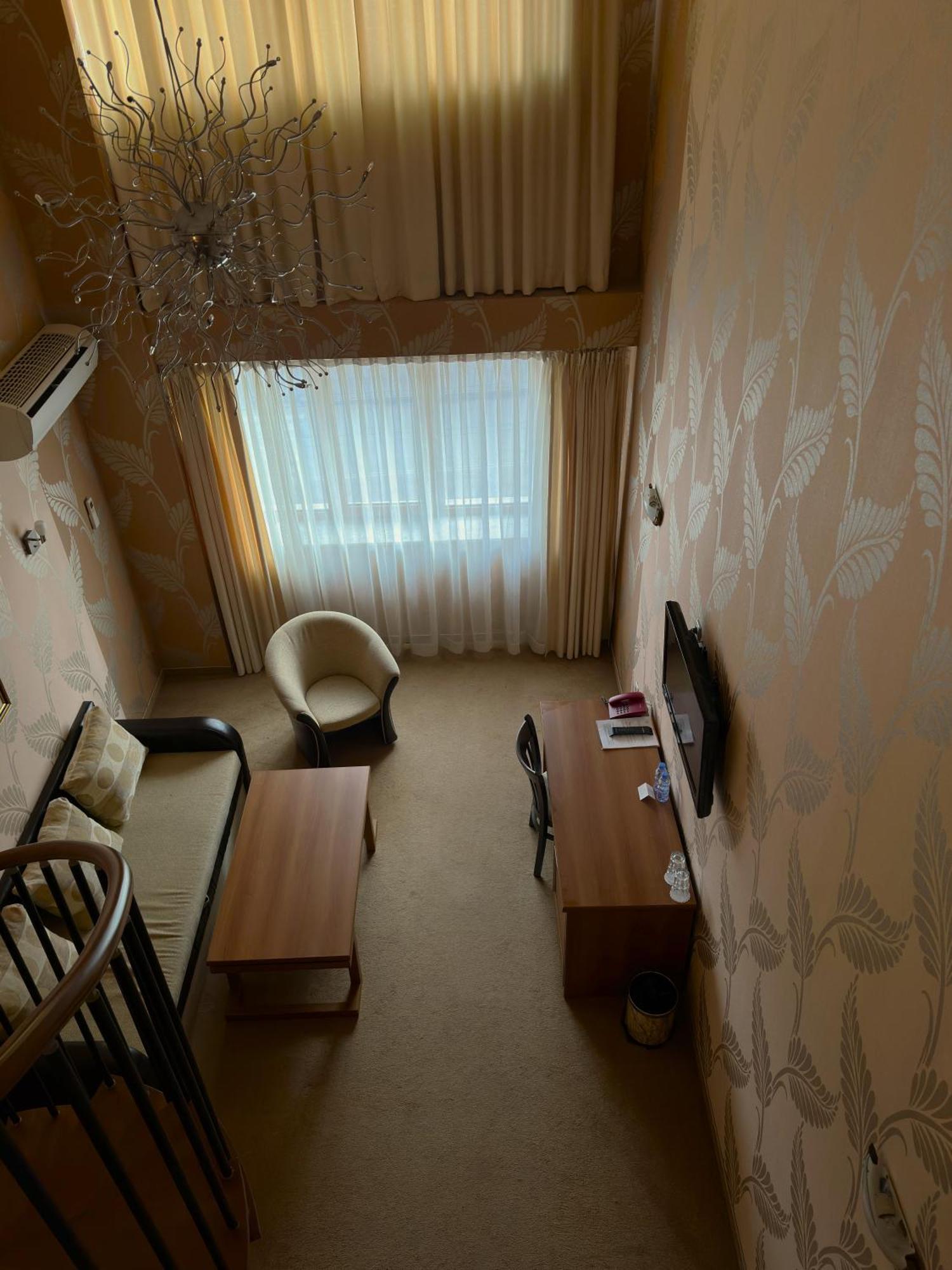 Hotel Elit Pernik Exterior photo